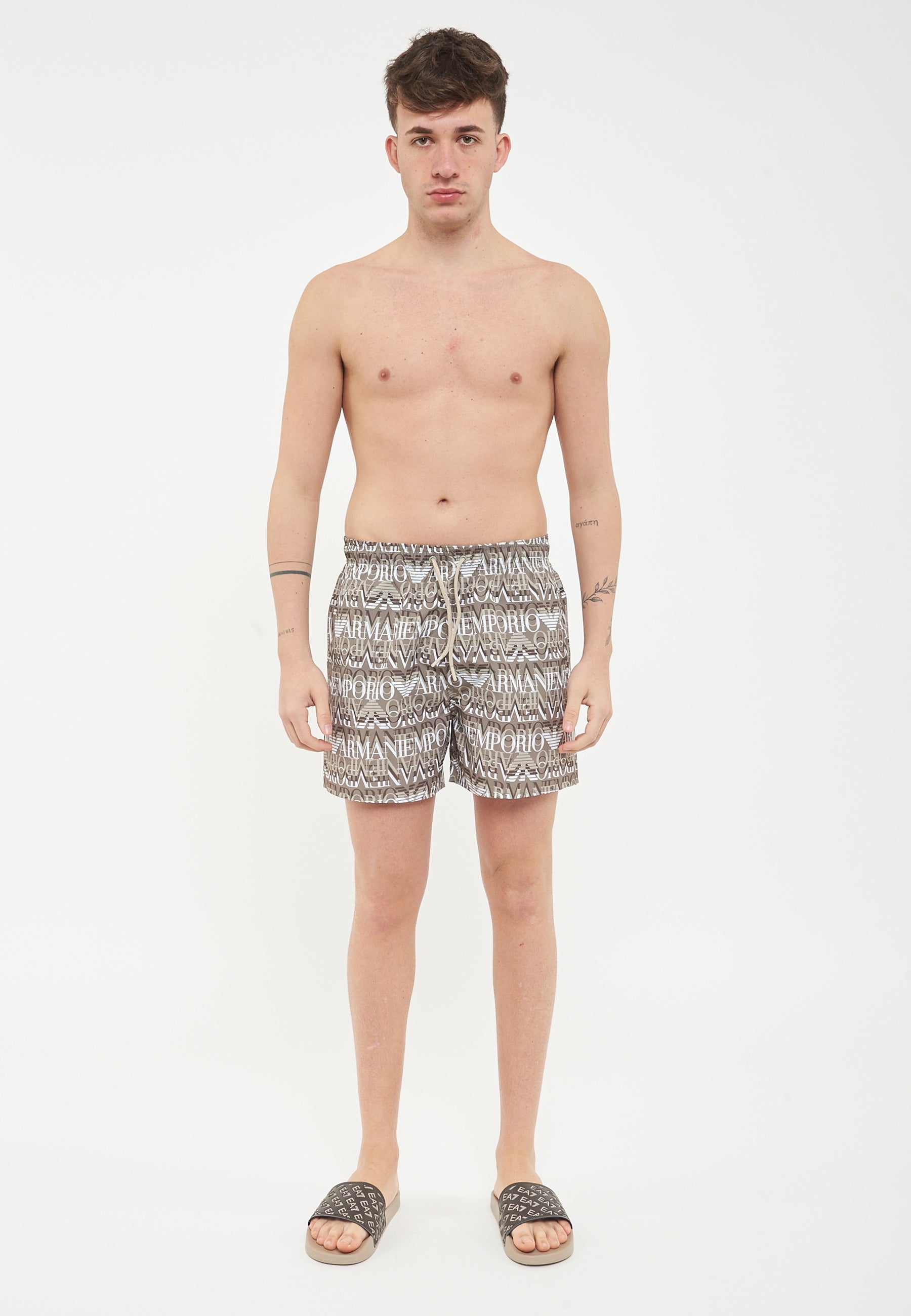 Costume shorts con macro logo all over