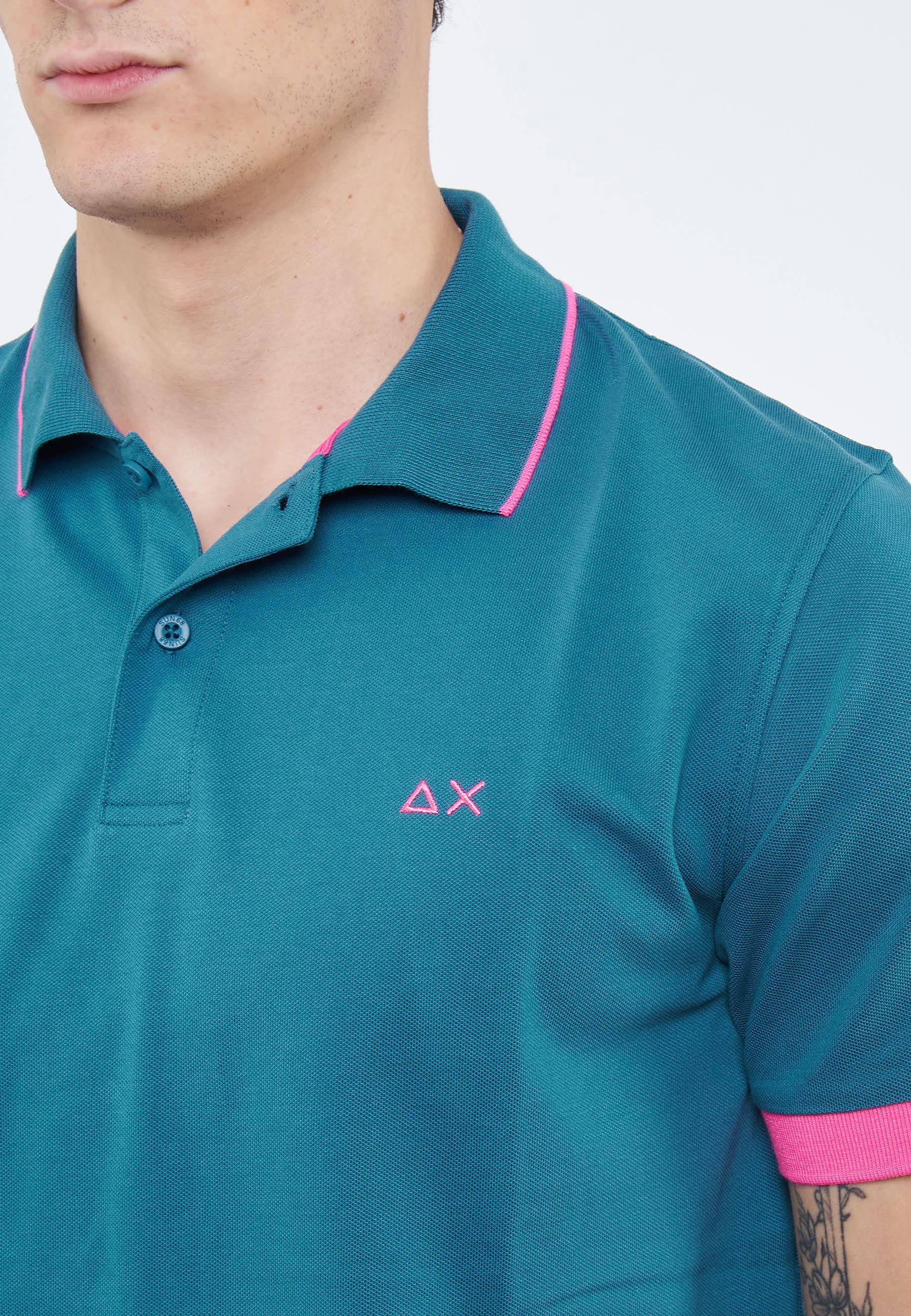 Polo con bordi fluo in cotone avio scuro