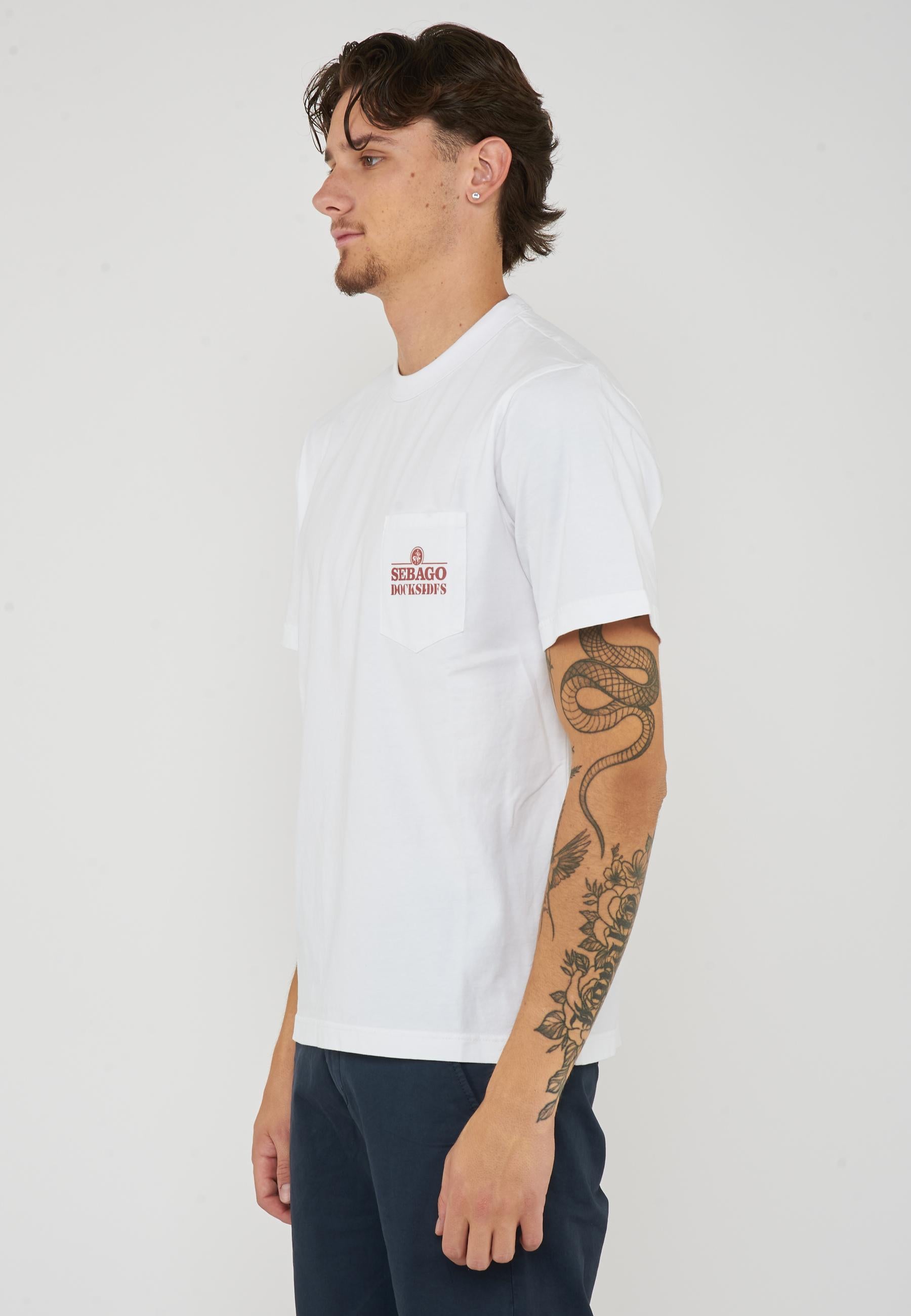 Sebago Dock T-shirt unisex bianca in cotone con stampa grafica e tasca