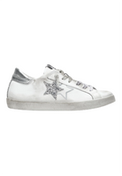 Sneakers Low In Pelle Bianca Con Dettagli Glitter Argento 
