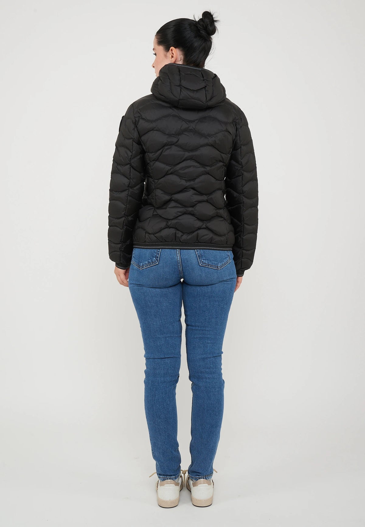 Piumino Ad Onde Camelia Nero 