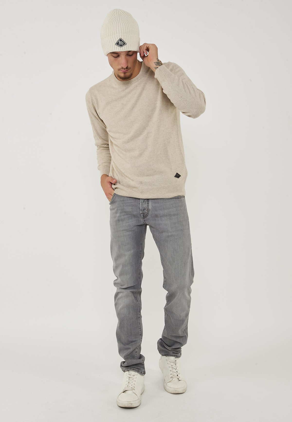 Beanie In Maglia Off White 