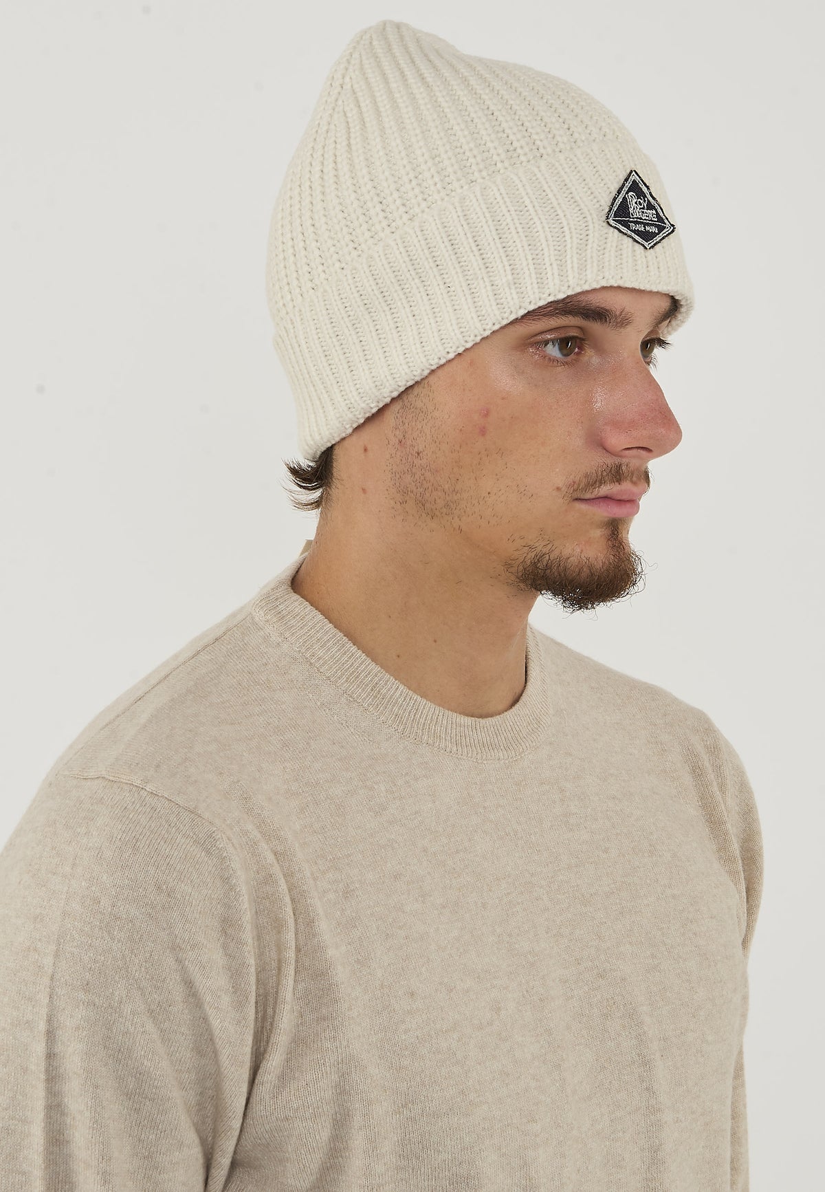 Beanie In Maglia Off White 