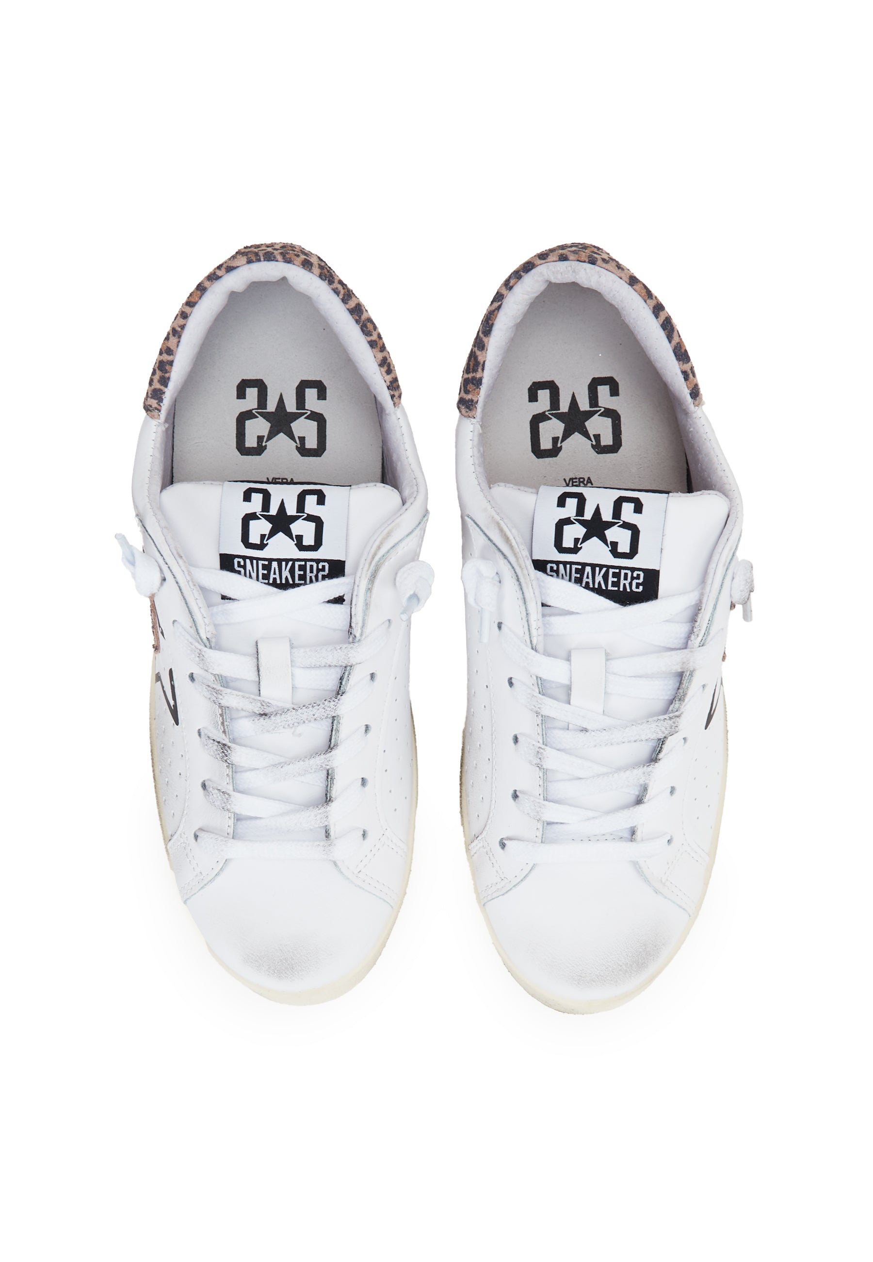 Sneaker prime star in pelle bianca con dettagli in pelle con dettagli in crosta leopardata ed effeto used 