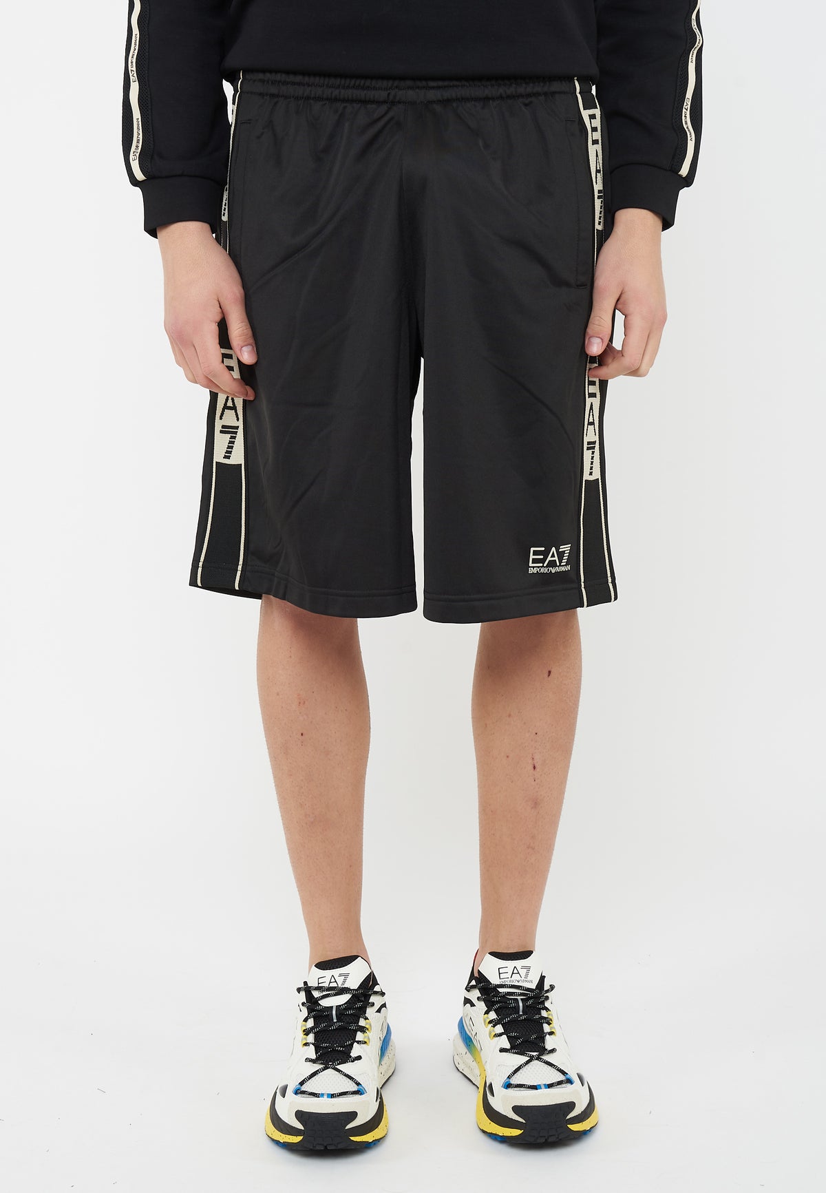 Bermuda Graphic Series in tessuto tecnico Black 