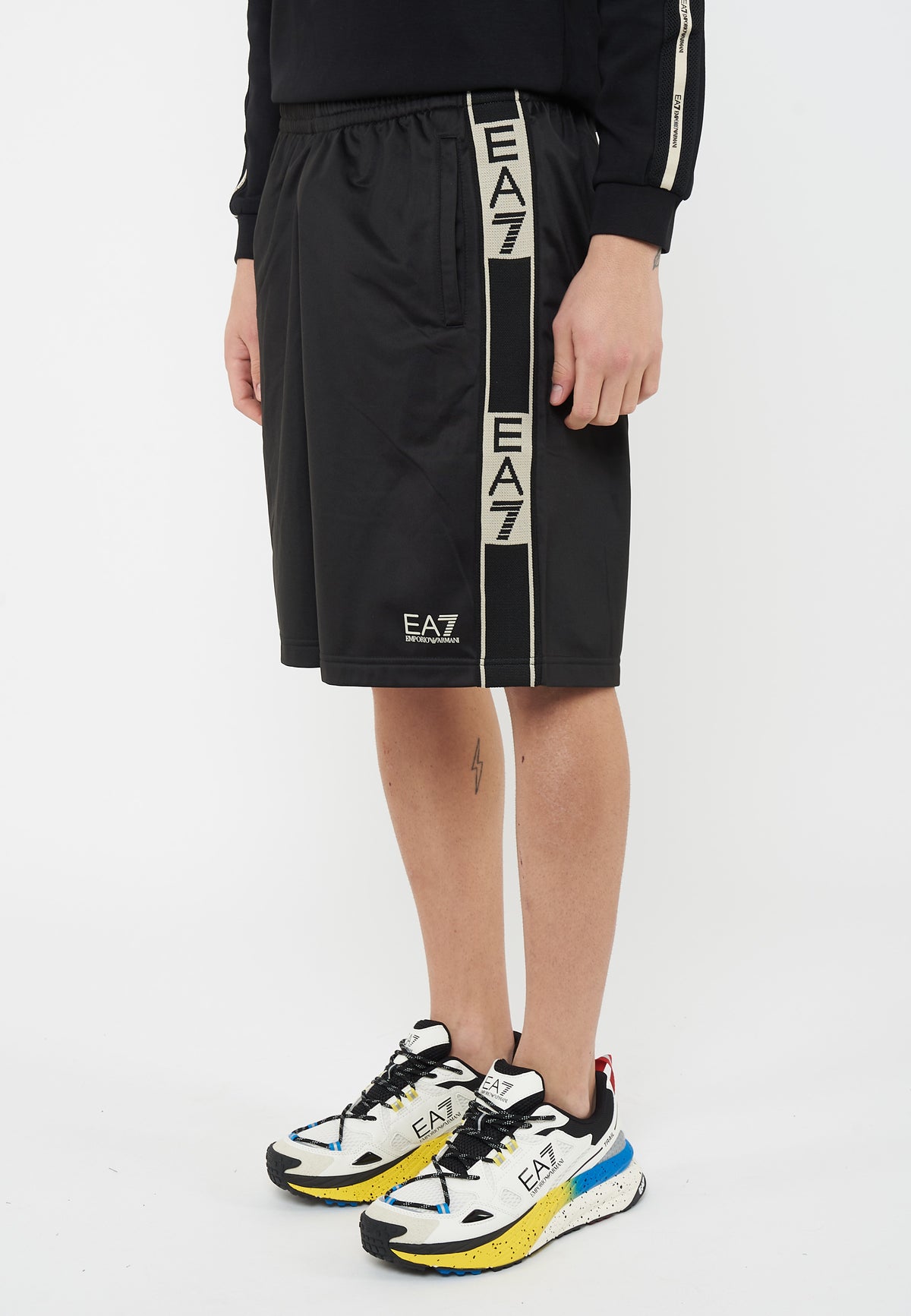 Bermuda Graphic Series in tessuto tecnico Black 