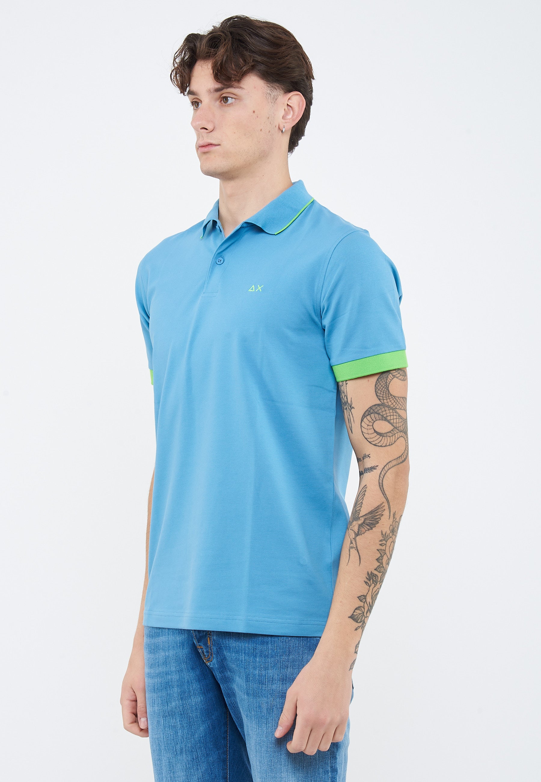 Polo con bordi fluo in cotone avio 