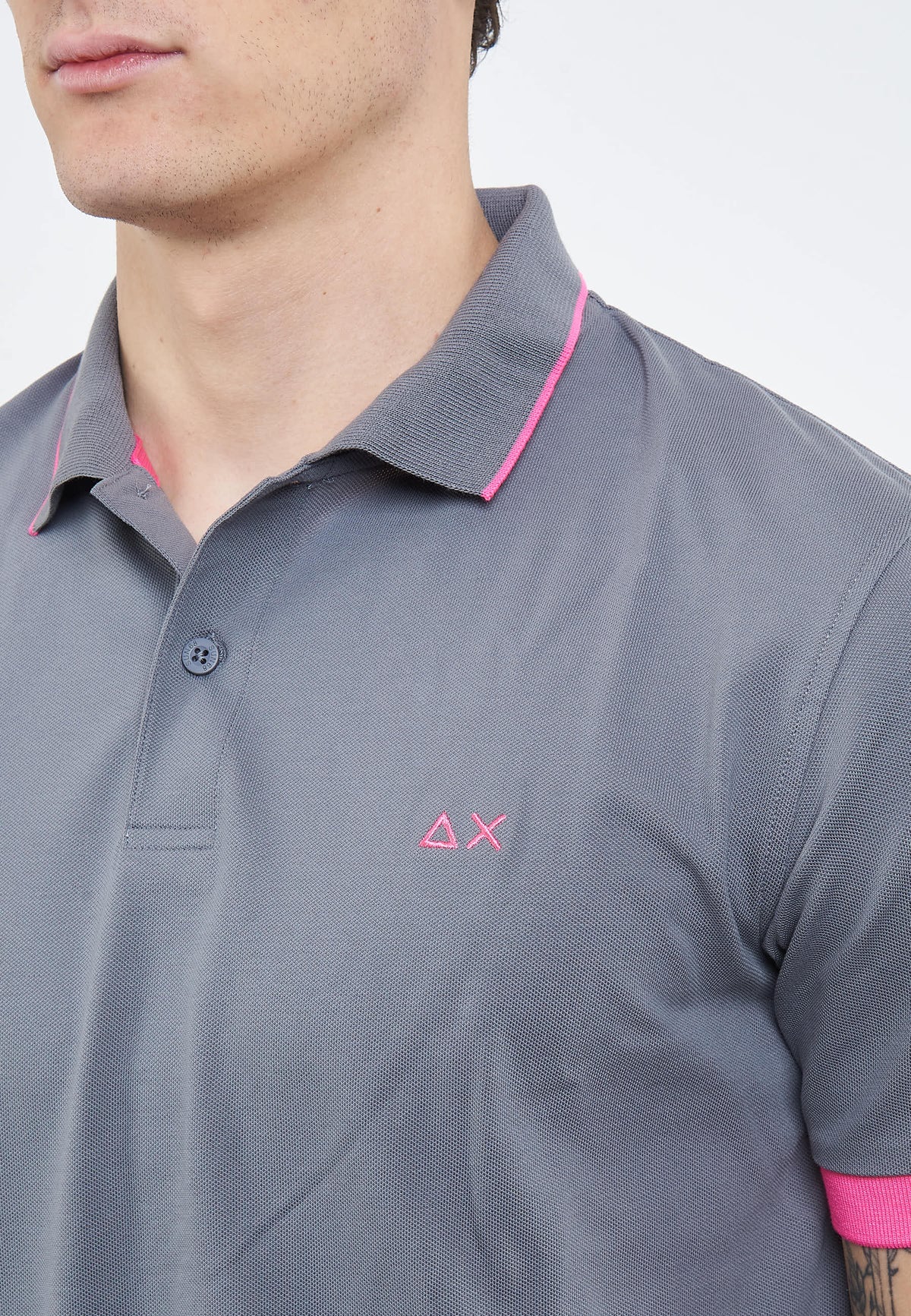 Polo con bordi fluo in cotone inchiostro 