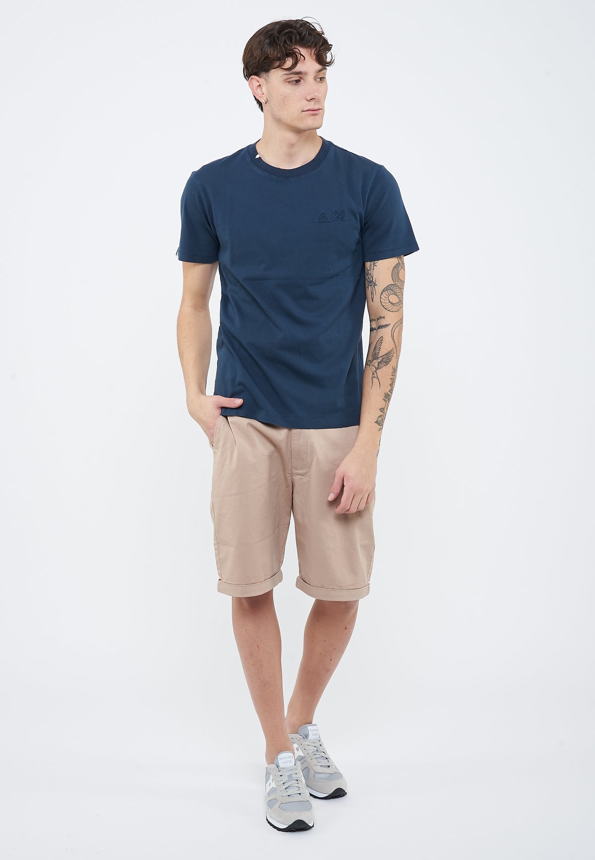 Navy blue cotton T-shirt with vintage treatment