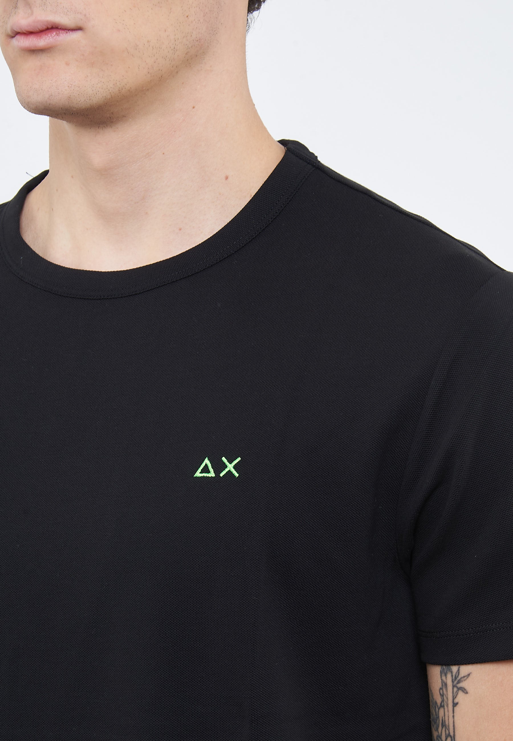 T-shirt in piquet di cotone nero 