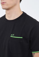 T-shirt in piquet di cotone nero 