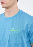 T-shirt in piquet di cotone avio 