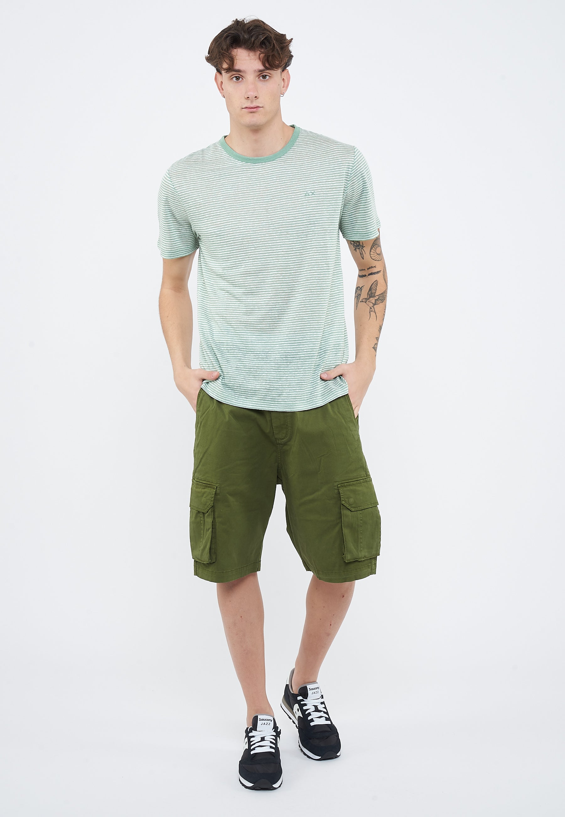 T-shirt in jersey di lino verde salvia bianco panna 