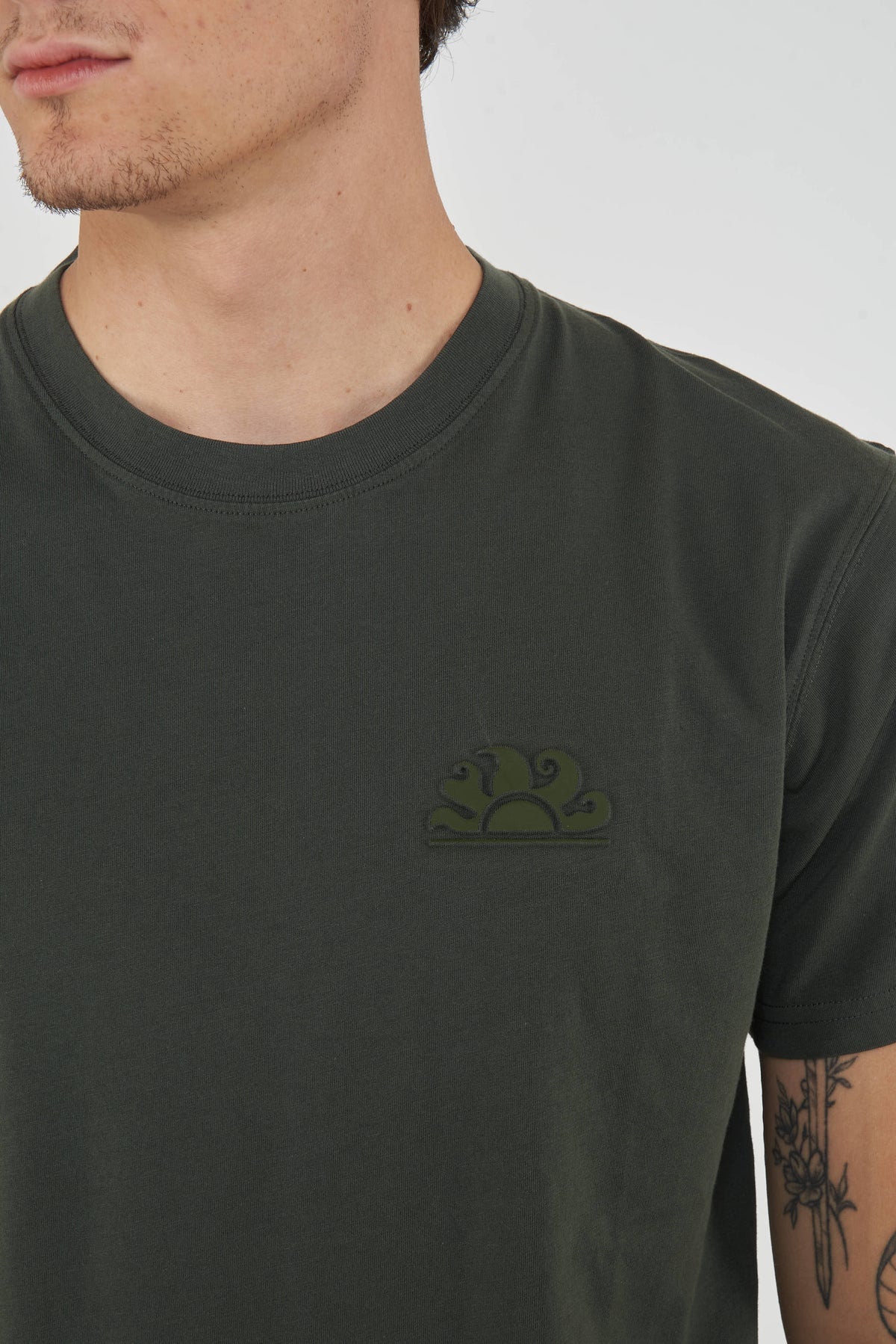T-Shirt Uomo A Girocollo Con Logo Embossato Pine 01 