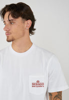 Sebago Dock T-shirt unisex bianca in cotone con stampa grafica e tasca 