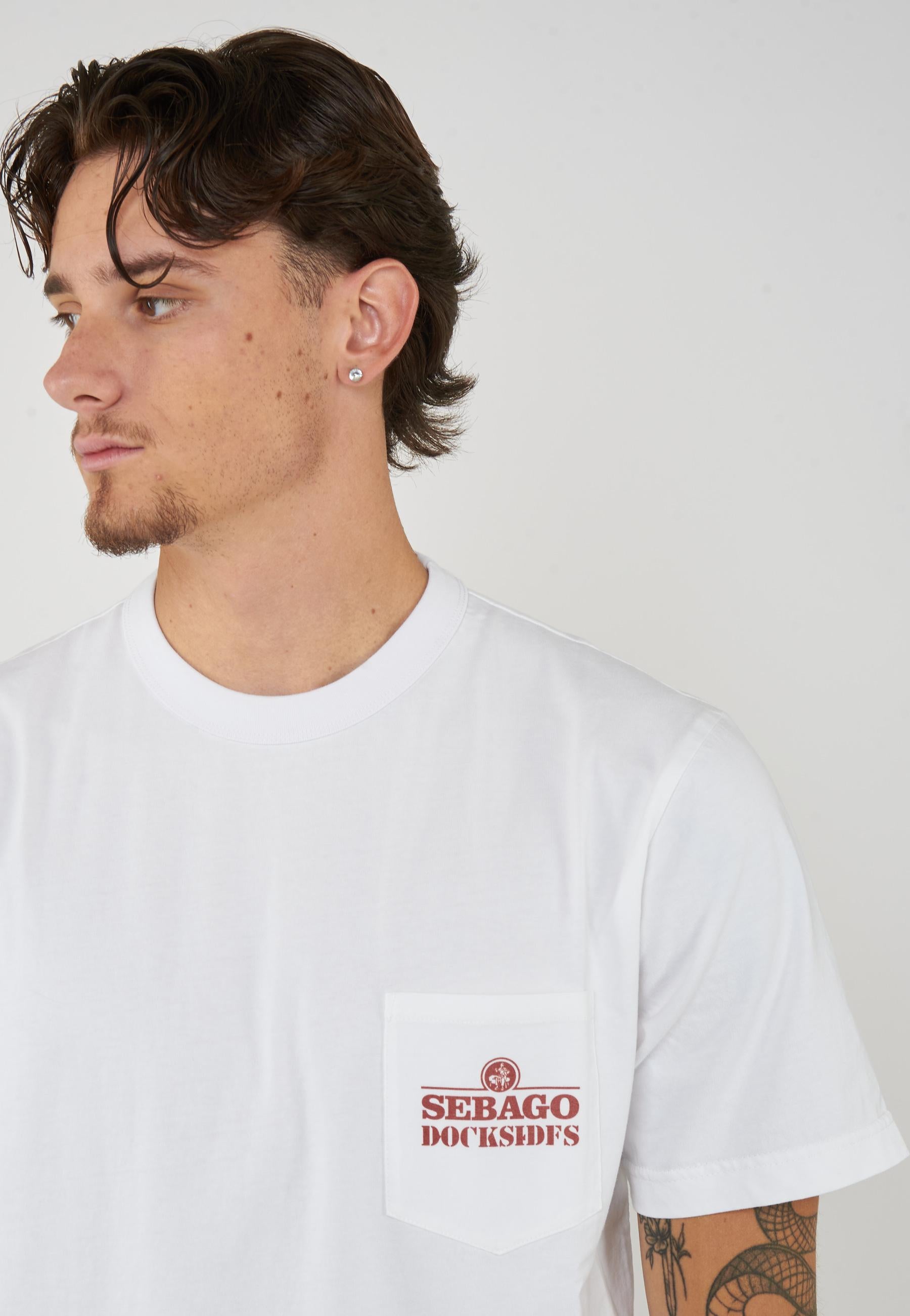 Sebago Dock T-shirt unisex bianca in cotone con stampa grafica e tasca 