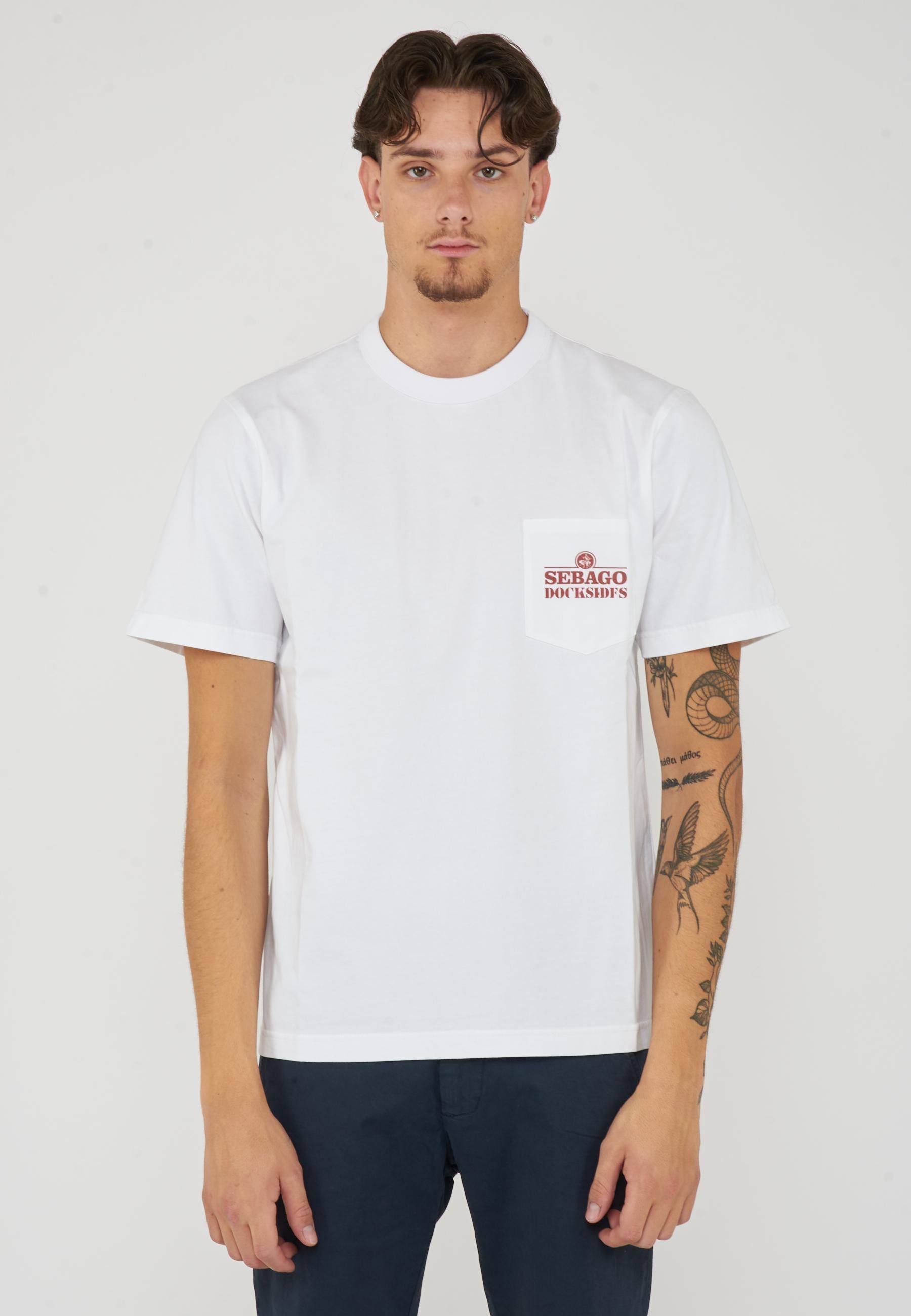 Sebago Dock T-shirt unisex bianca in cotone con stampa grafica e tasca 